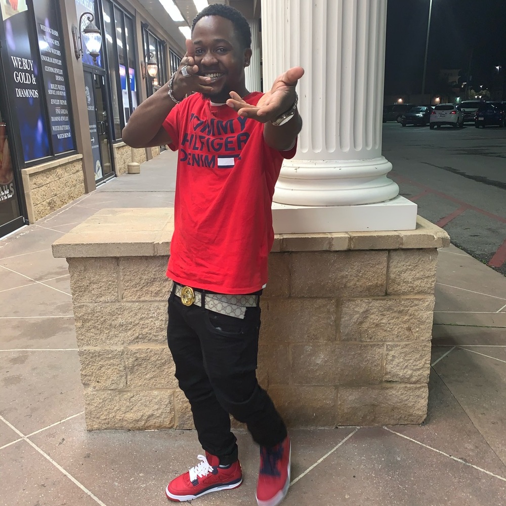 Meet your Posher - Picture 3 of 4